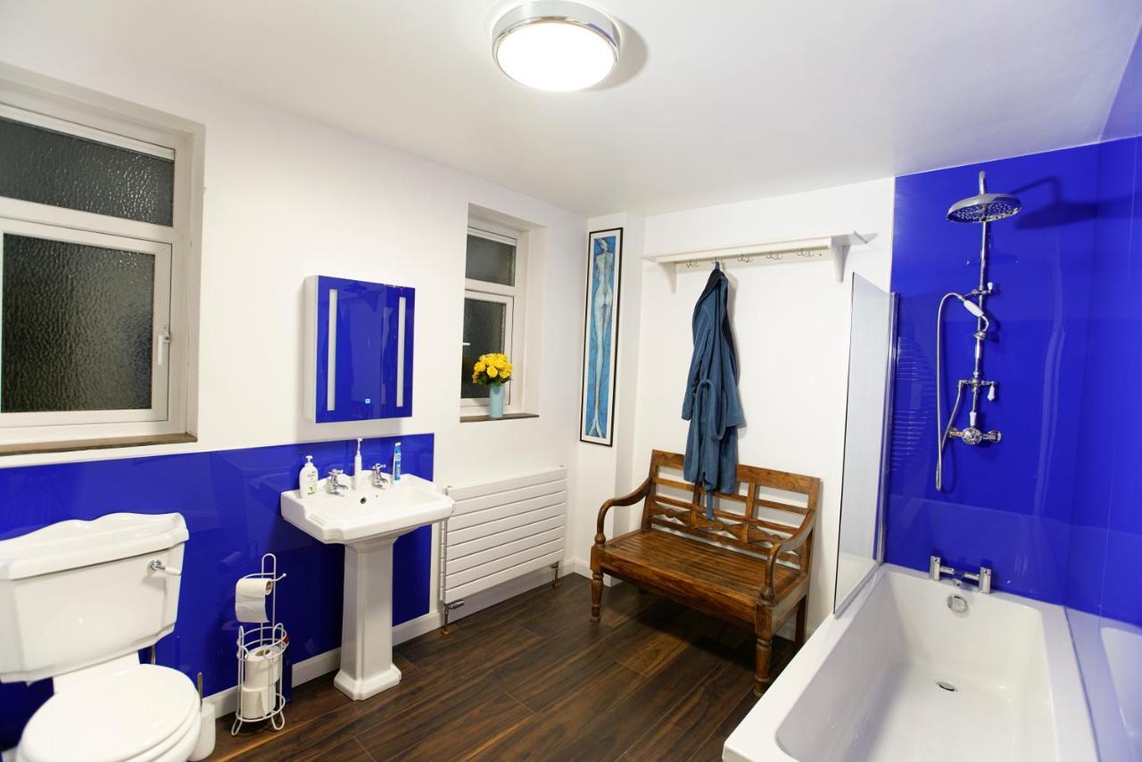 Seafarer'S View - 6 Bedroom Townhouse In Cowes, Parking & Seaviews. Cowes  Exterior photo