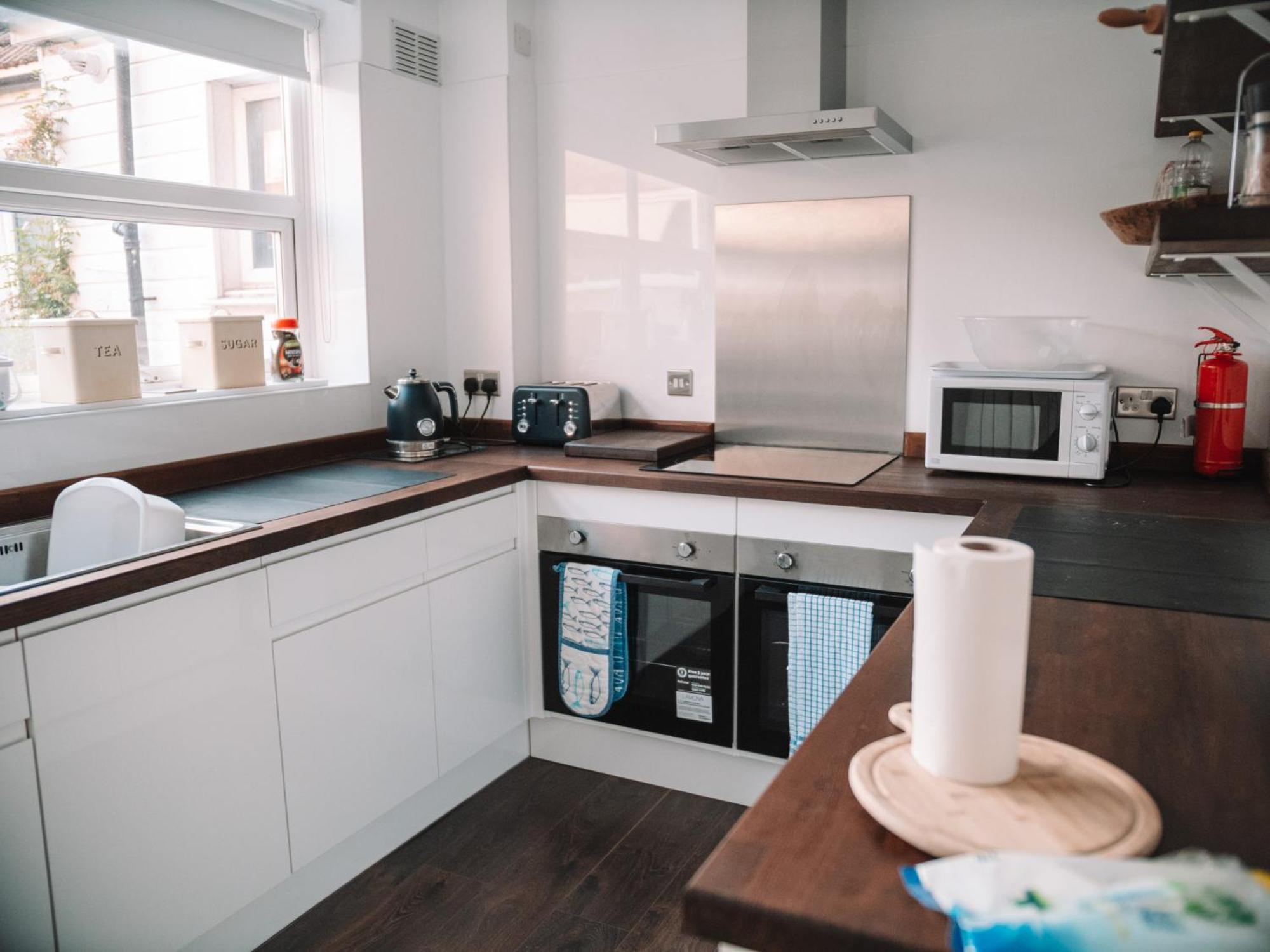 Seafarer'S View - 6 Bedroom Townhouse In Cowes, Parking & Seaviews. Cowes  Exterior photo